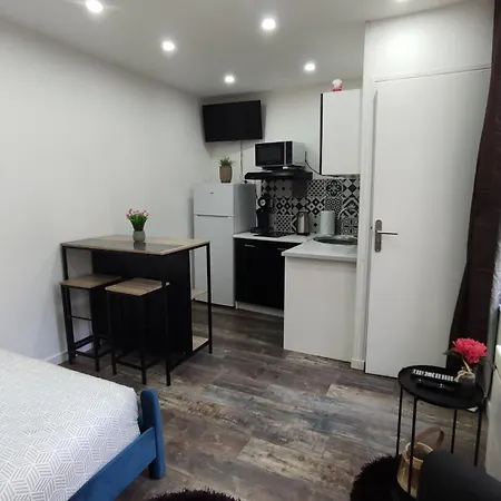 Ღ Neonest - Studio Hyper Centre , Wifi & Cour 3*