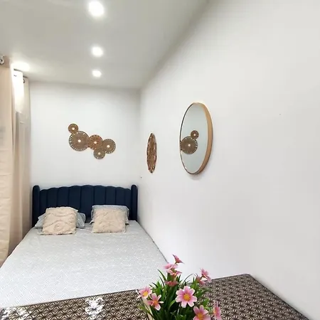 Ღ Neonest - Studio Hyper Centre , Wifi & Cour