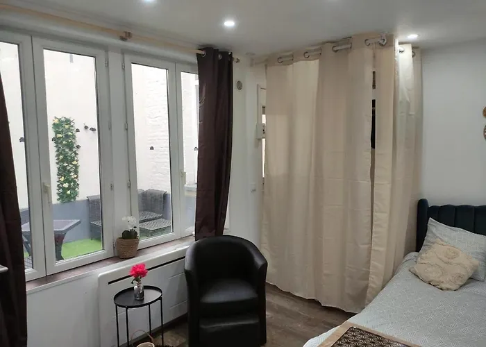 ღ Neonest - Hyper Centre , Wifi & Cour