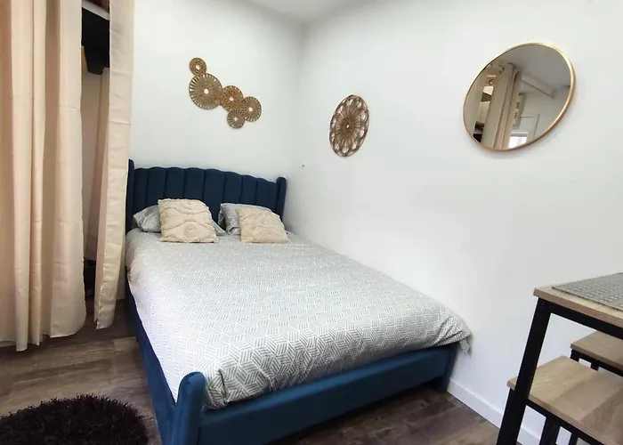 ღ Neonest - Hyper Centre , Wifi & Cour * דואי