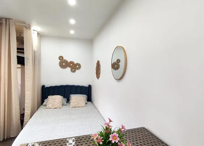 ღ Neonest - Hyper Centre , Wifi & Cour